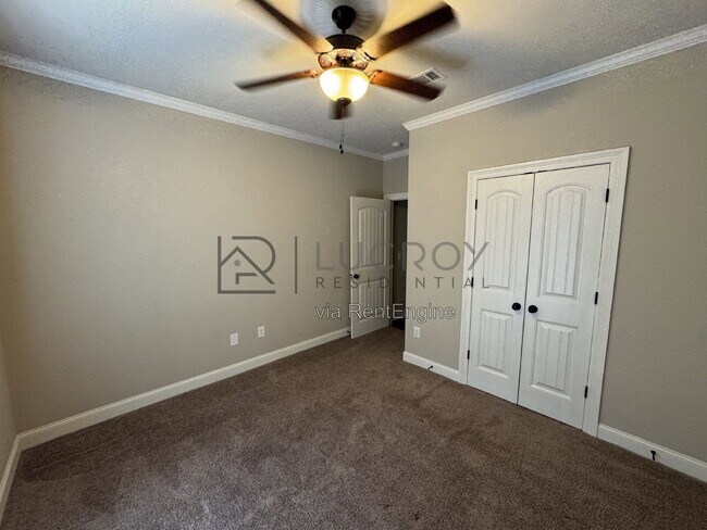 Building Photo - 120 Marion Dr