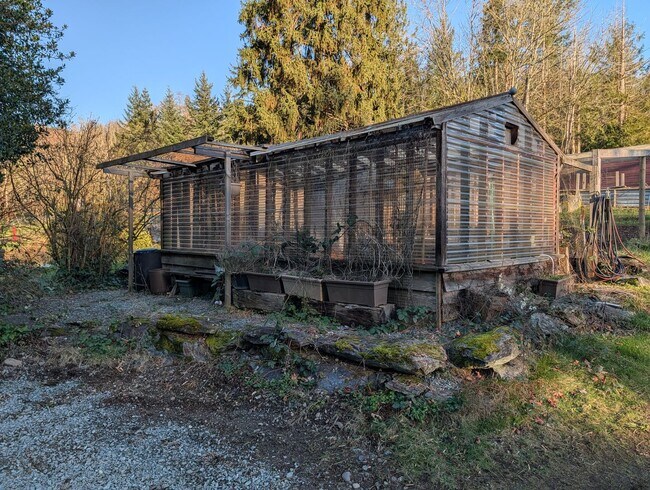 Building Photo - 12633 E Lake Dr