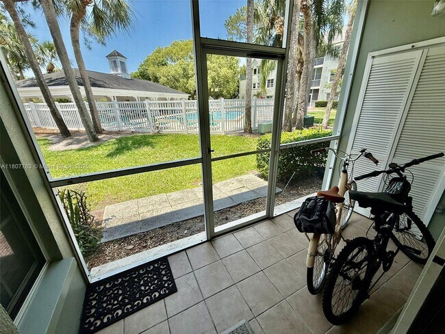 Building Photo - 300 Promenade Dr