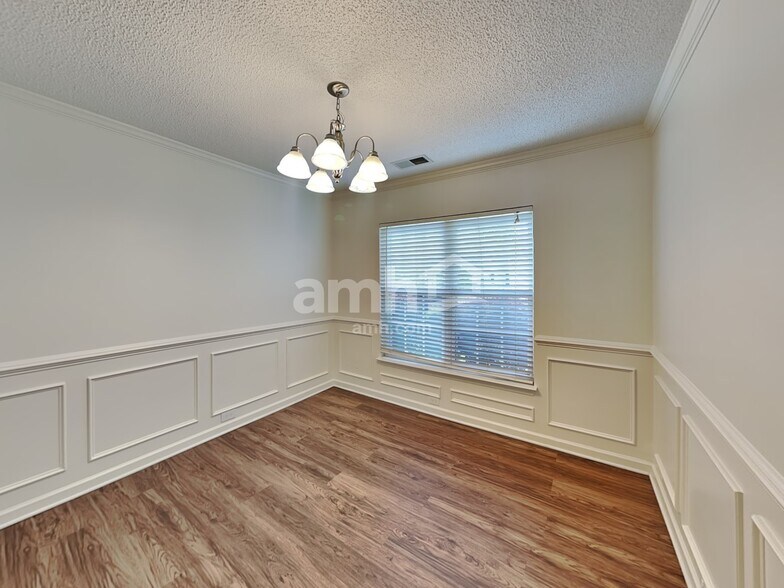 Building Photo - 6030 Shining Oak Ln