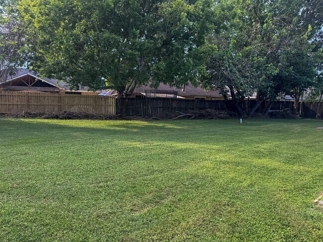 Building Photo - 14418 Moorfield Dr