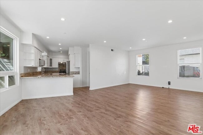 Building Photo - 4238 Jasmine Ave