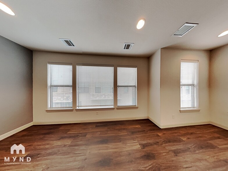 Building Photo - 7404 Coronado Way