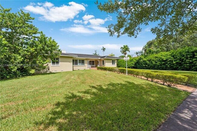 Building Photo - 2514 Granada Blvd