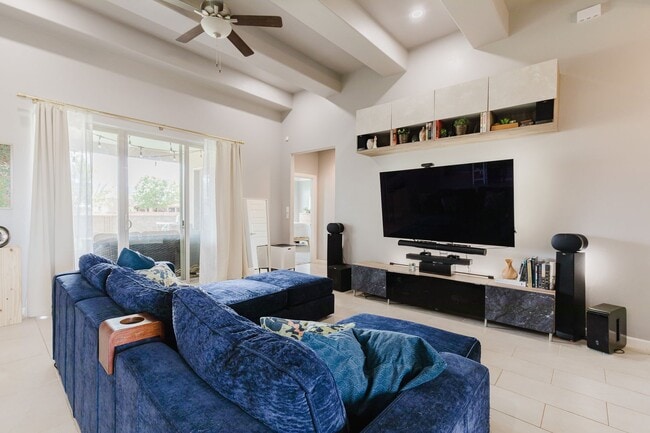 Building Photo - Modern 5 Bedroom Home with Solar Panels - MOVE IN SPECIAL: FIRST MONTH FREE!