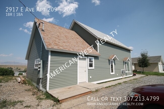 Building Photo - 2917 E Ave