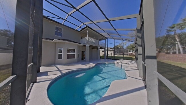 Building Photo - Lovely Large 5/4 Pool Home in West Haven