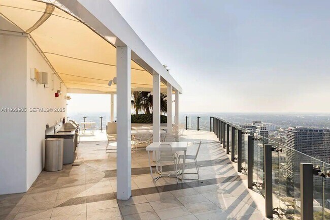 Building Photo - 501 NE 31st St