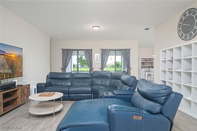 Building Photo - 5073 Rimini Ave