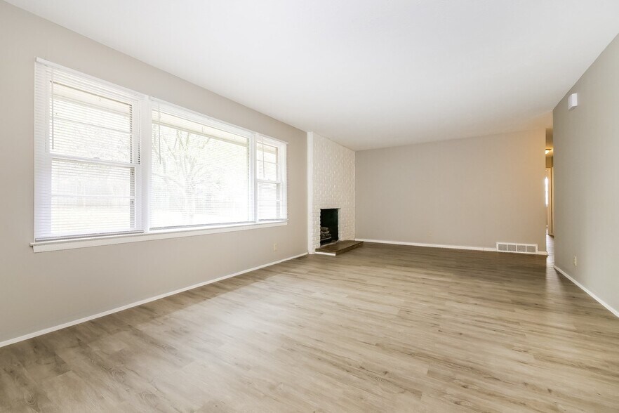 Building Photo - 8549 Meredith Ave