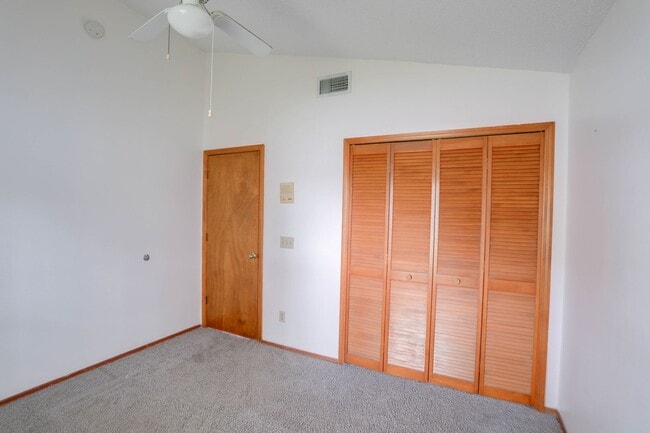 Building Photo - 10038 Little Teak St