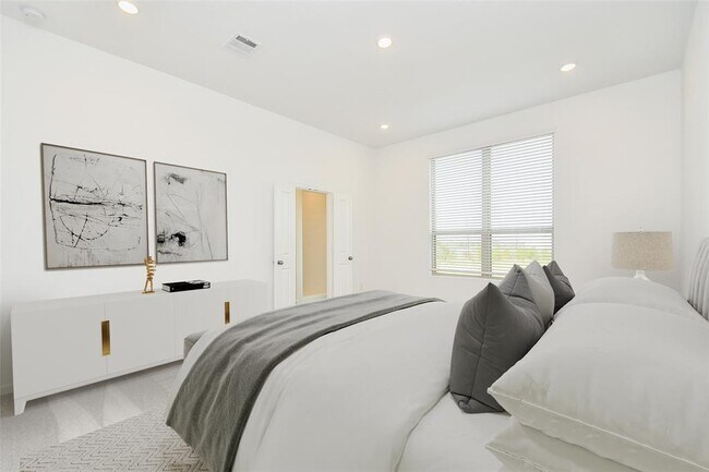 Building Photo - 5459 Holly Hvn Ct