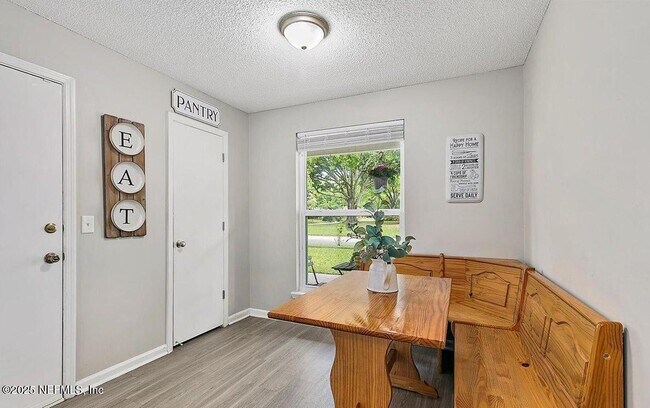 Building Photo - 4766 Dovetail Dr