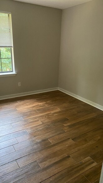 Building Photo - 1881 Nekoma Ct