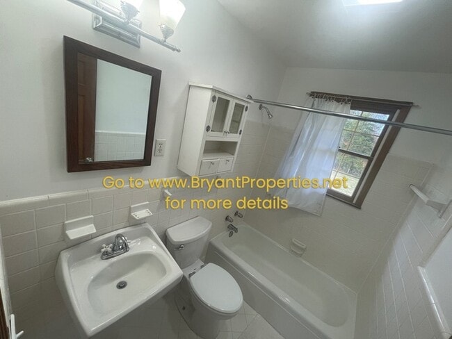 Building Photo - Duplex