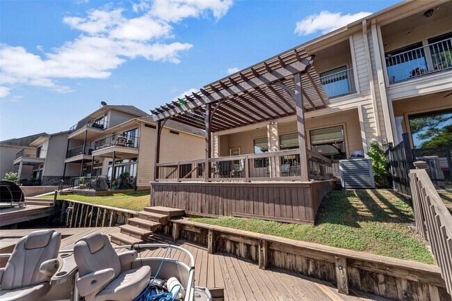 Building Photo - 356 Old Aqua Landing W