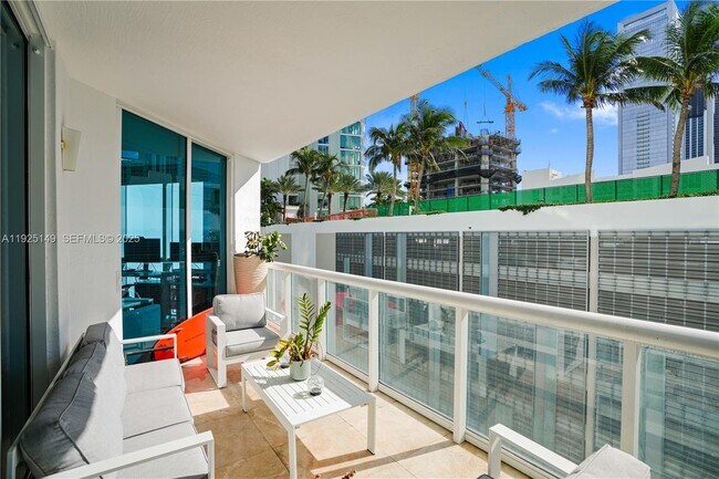 Building Photo - 480 NE 30th St