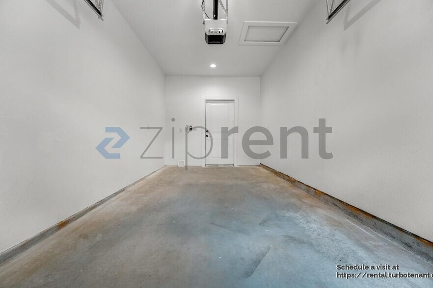 Building Photo - 124 S Mockingbird Cir