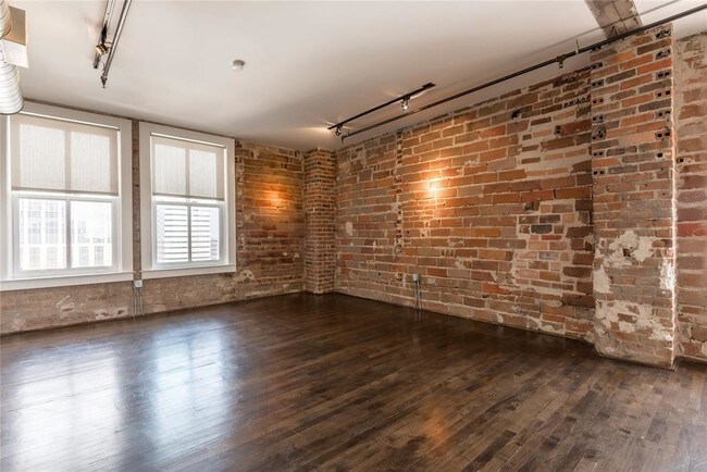 Building Photo - 909 Texas St