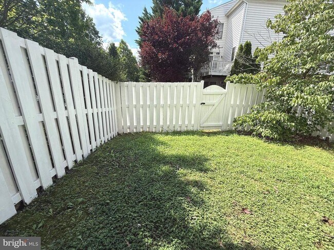 Building Photo - 6866 Witton Cir