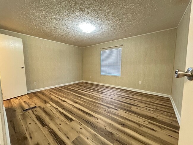 Building Photo - Cozy 2 bedroom in Prime Conway Location