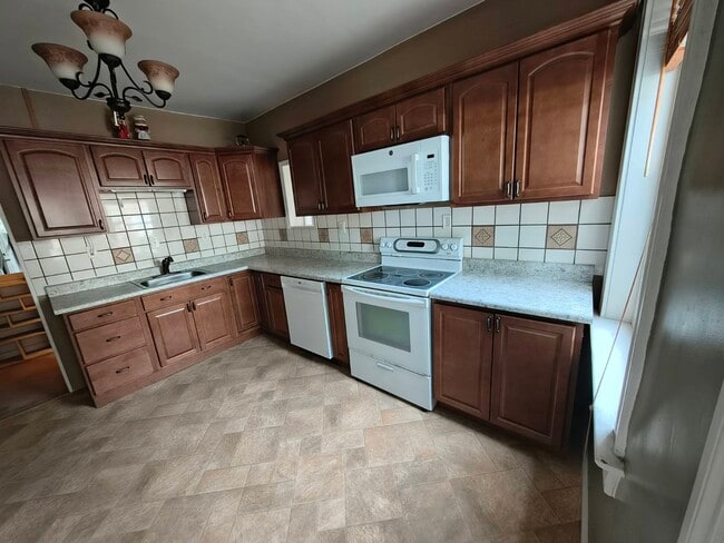 Building Photo - 3130 Maury Ave