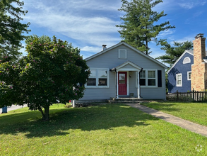 Building Photo - 9106 Old Bonhomme Rd