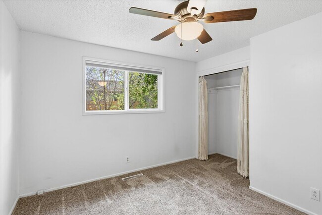 Building Photo - 2500 Alma Dr