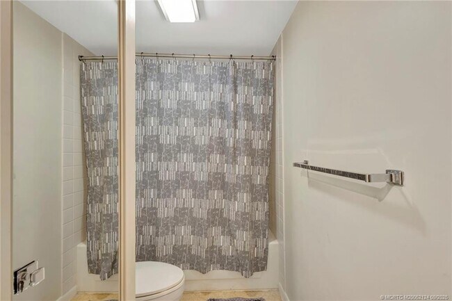 Building Photo - 2930 SW Sunset Trace Cir