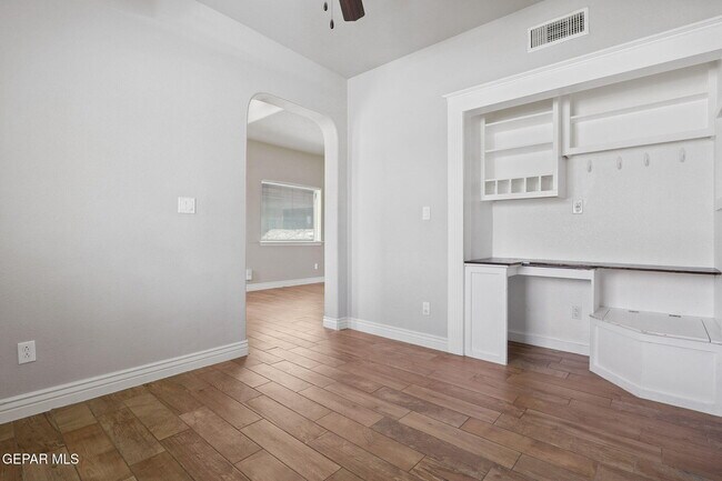 Building Photo - 14508 Shady River