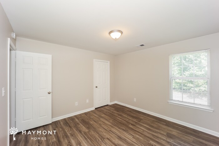 Building Photo - 610 Dot Dr