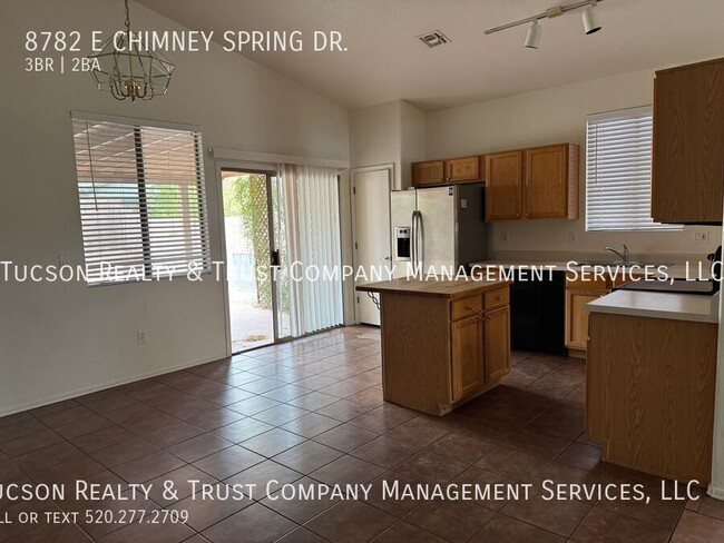 Building Photo - 8782 E Chimney Spring Dr