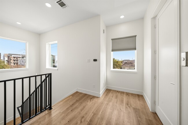 Building Photo - 1839 Colquitt St