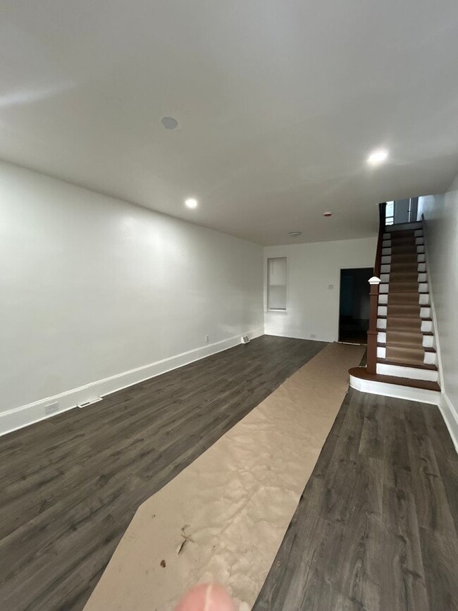 Building Photo - 1484 Louis St