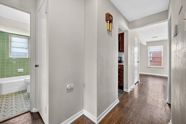 Building Photo - 8106 Fawn Ave