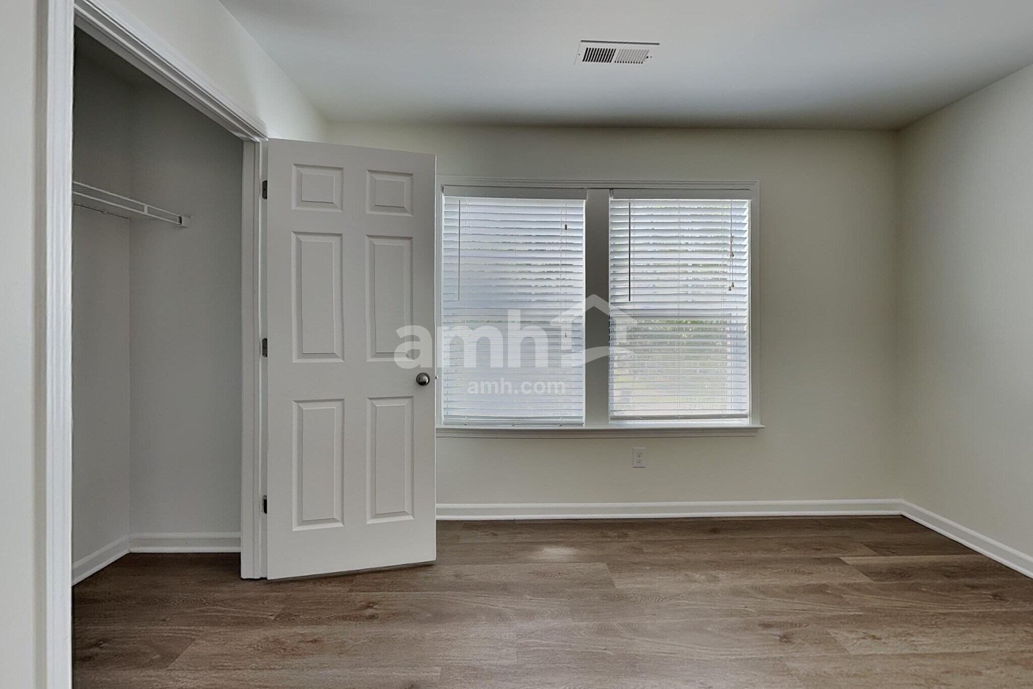 Building Photo - 145 Collenton Ln