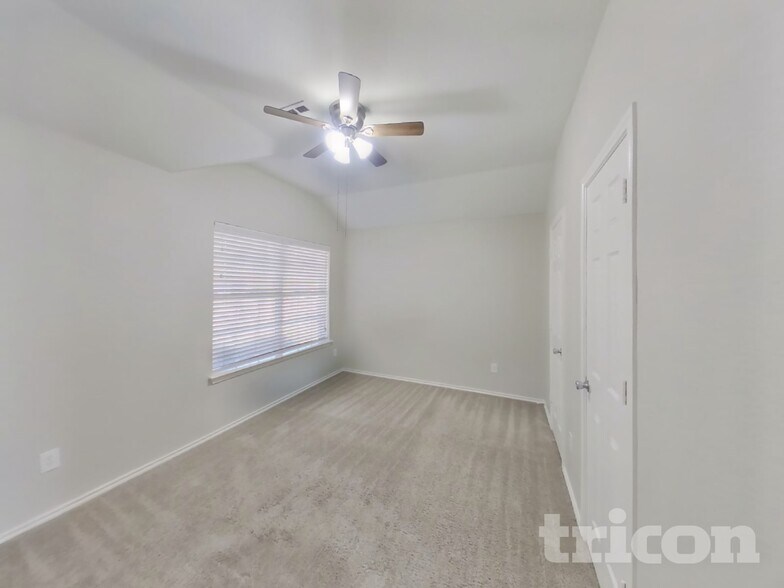 Building Photo - 113 Galloping Trail