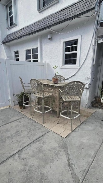 Building Photo - 425 Ardmore Rd