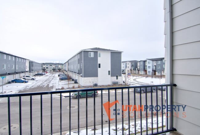 Building Photo - 388 S 980 W