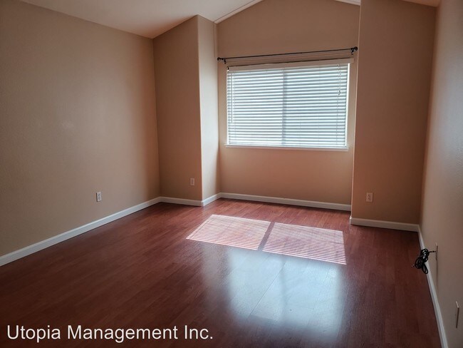 Building Photo - 4 br, 3.5 bath House - 1324 Kondos Ave