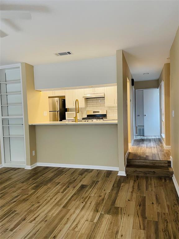 Building Photo - 8322 Greenslope Dr