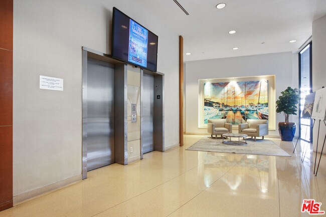 Building Photo - 4316 Marina City Dr