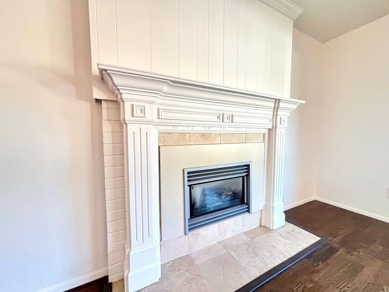 Building Photo - 2111 N 188th St