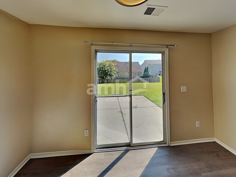 Building Photo - 5118 Valcourt Rd