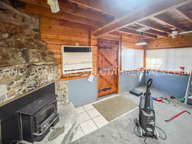 Building Photo - 3162 E Big Pne Cyn