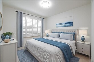 Building Photo - 17 Colonial Dr