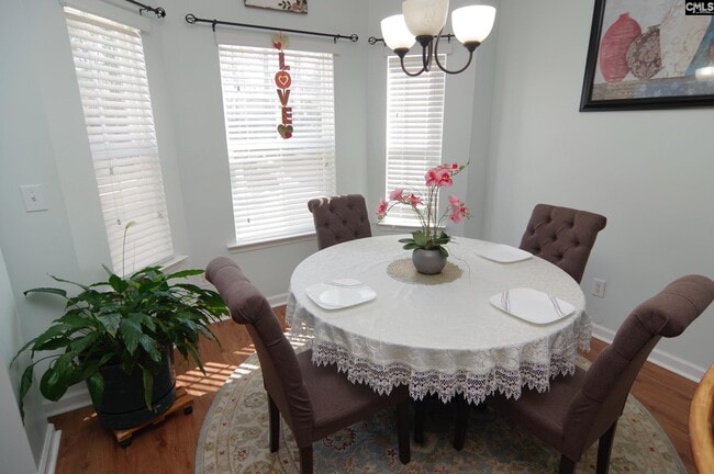 Building Photo - 212 Glossy Green Ln