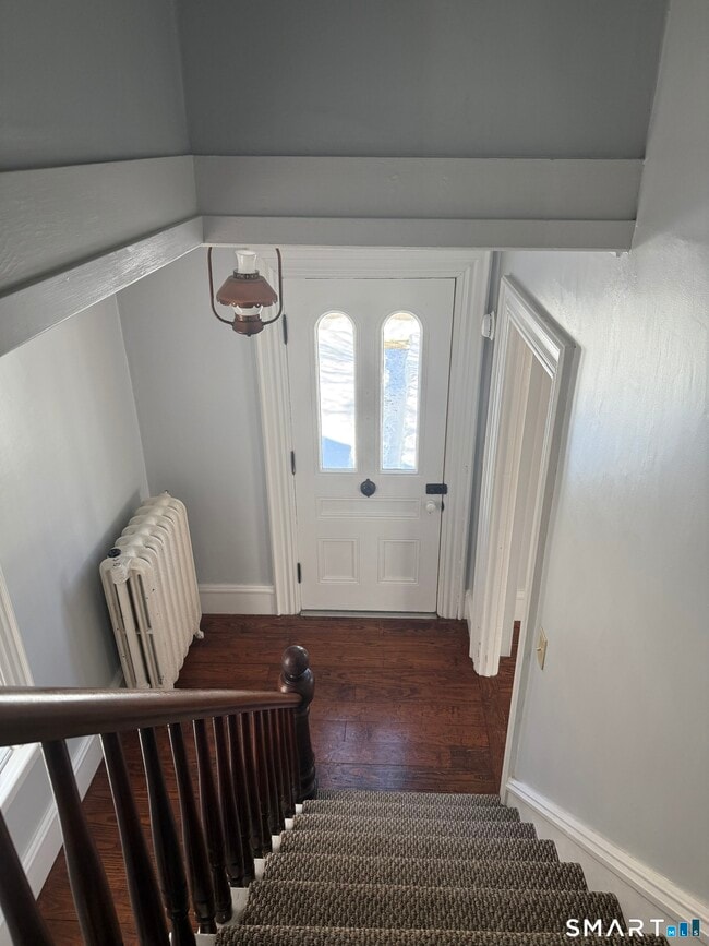 Building Photo - 85 Maple St