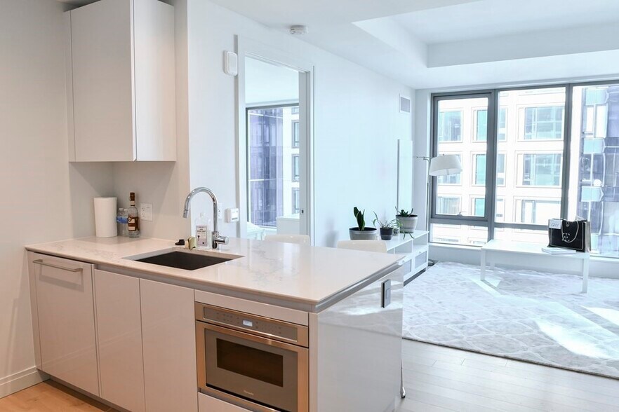 Building Photo - 135 Seaport Blvd