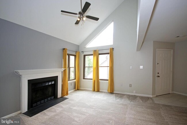 Building Photo - 3801 Ski Lodge Dr